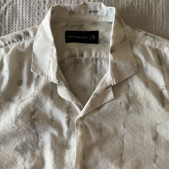 Abercrombie & Fitch - Camp Collar Shirt - Picture 2 of 3